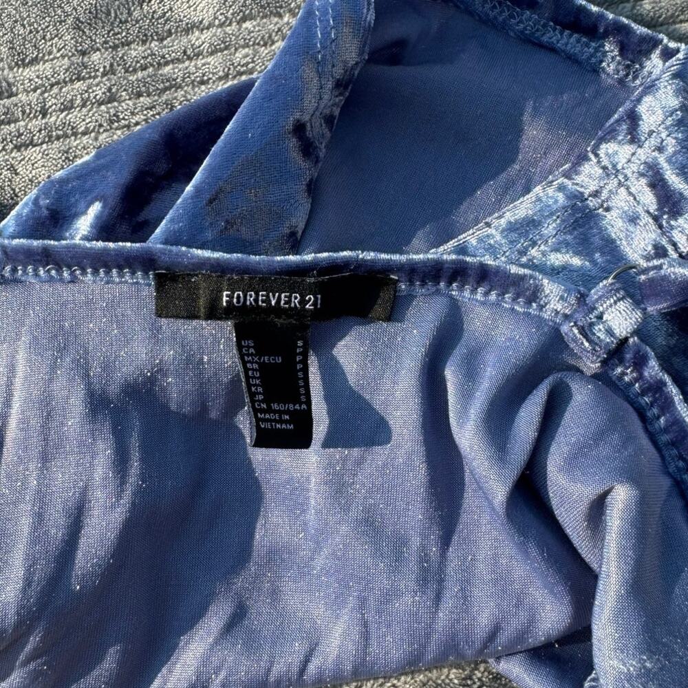 Forever 21 Blue Velvet Crop Top Tank Women's Small - Picture 9 of 10